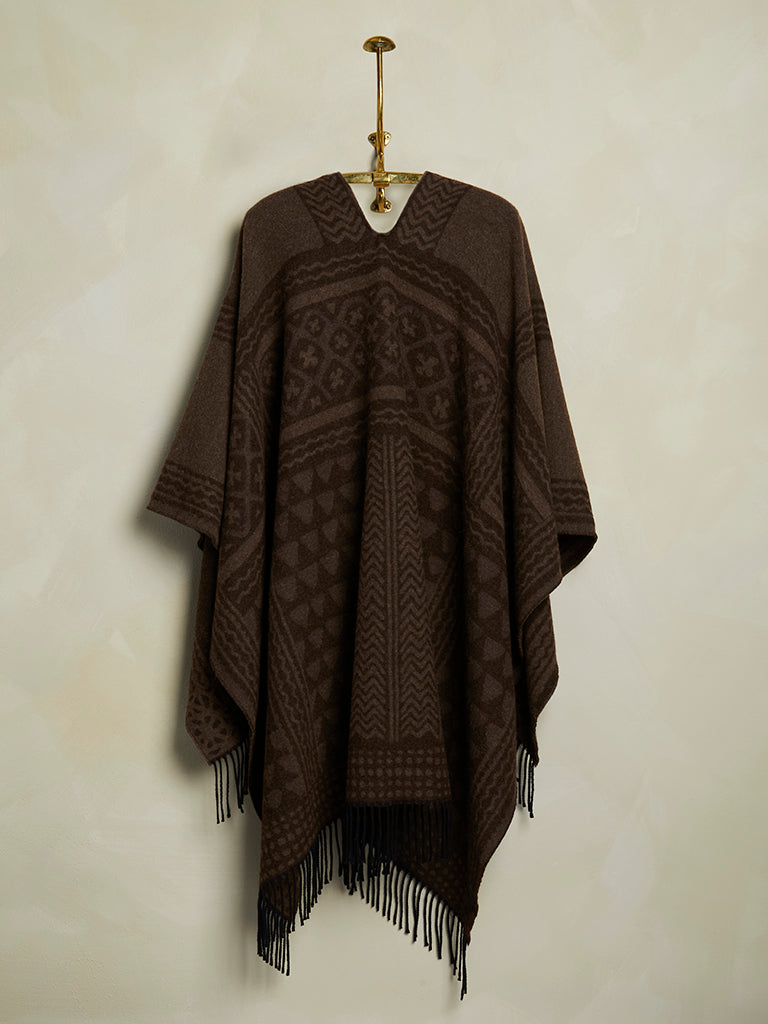 Rambler Llama Poncho - Chestnut